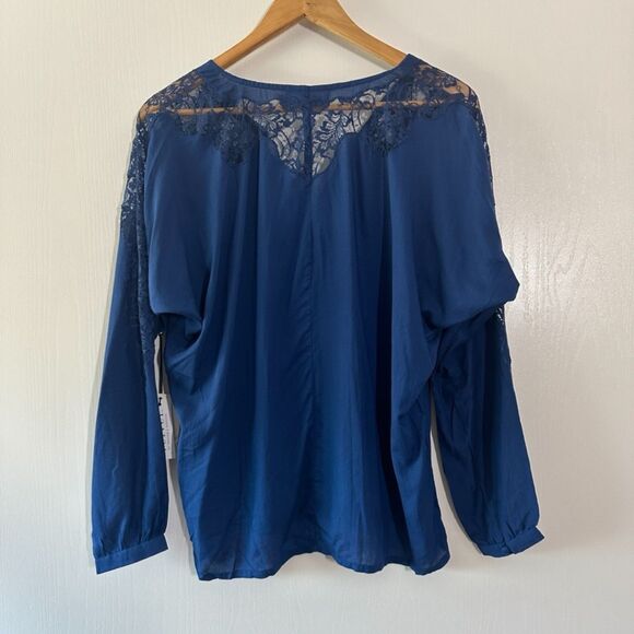 Velvet by Graham & Spencer Womens Blue Lace Long Sleeves Blouse Size Small NWT‎ - Picture 4 of 6